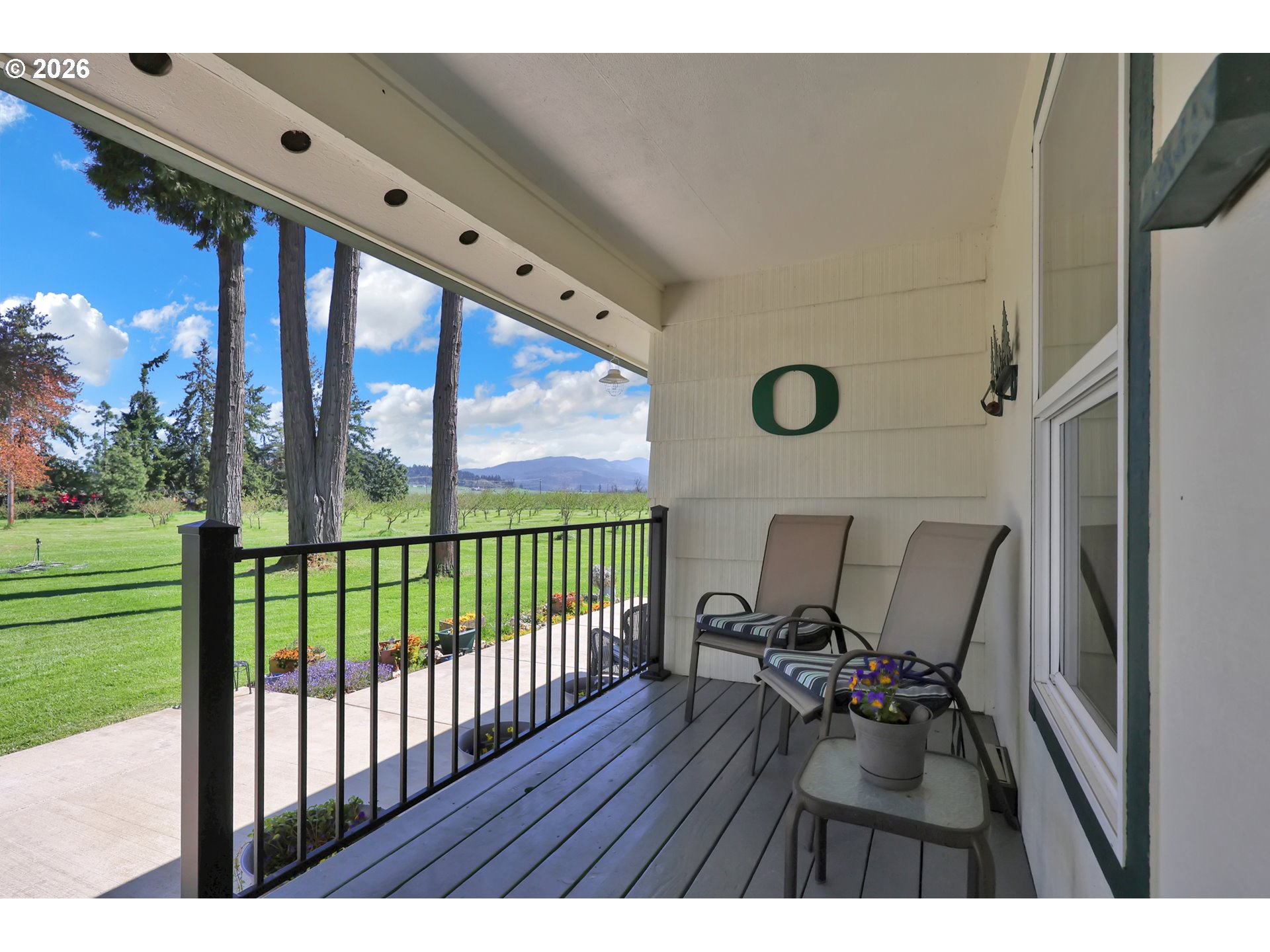 84816 Cloverdale Road Creswell, OR 97426 - Photo 5 of 48 a view of living room with furniture and garden view