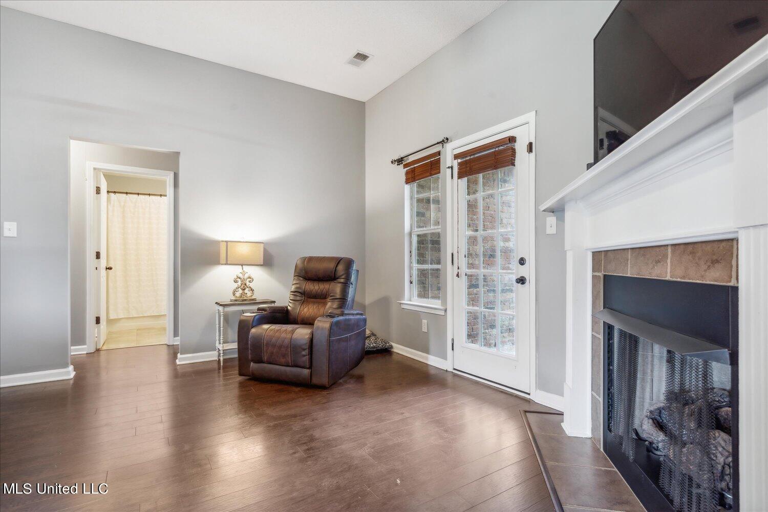 395 East Oak Grove Road Hernando, MS 38632 - Photo 11 of 24 Great Room b