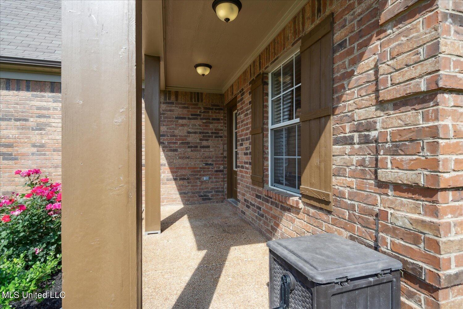 395 East Oak Grove Road Hernando, MS 38632 - Photo 2 of 24 Front Porch