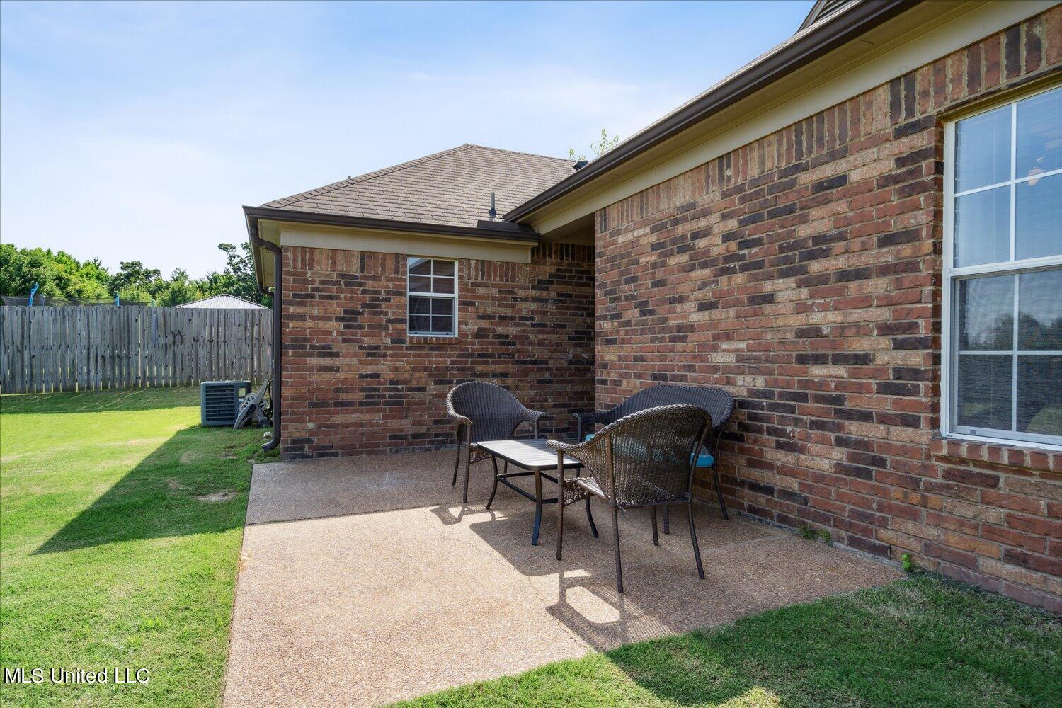 395 East Oak Grove Road Hernando, MS 38632 - Photo 21 of 24 Patio b