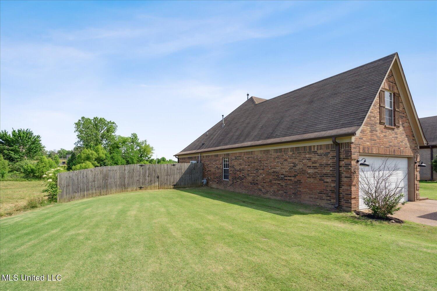 395 East Oak Grove Road Hernando, MS 38632 - Photo 23 of 24 Side Yard