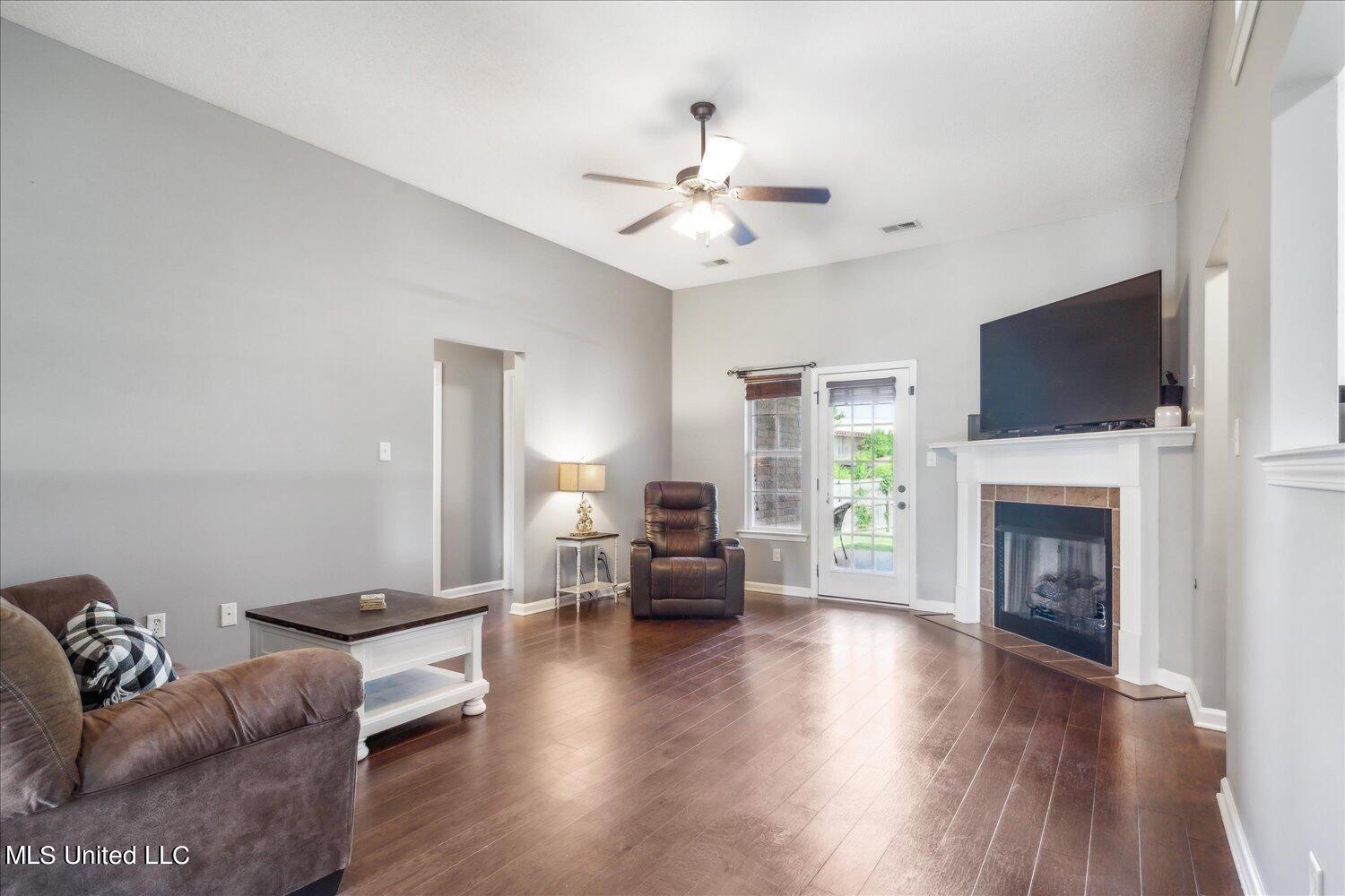 395 East Oak Grove Road Hernando, MS 38632 - Photo 10 of 24 Great Room a