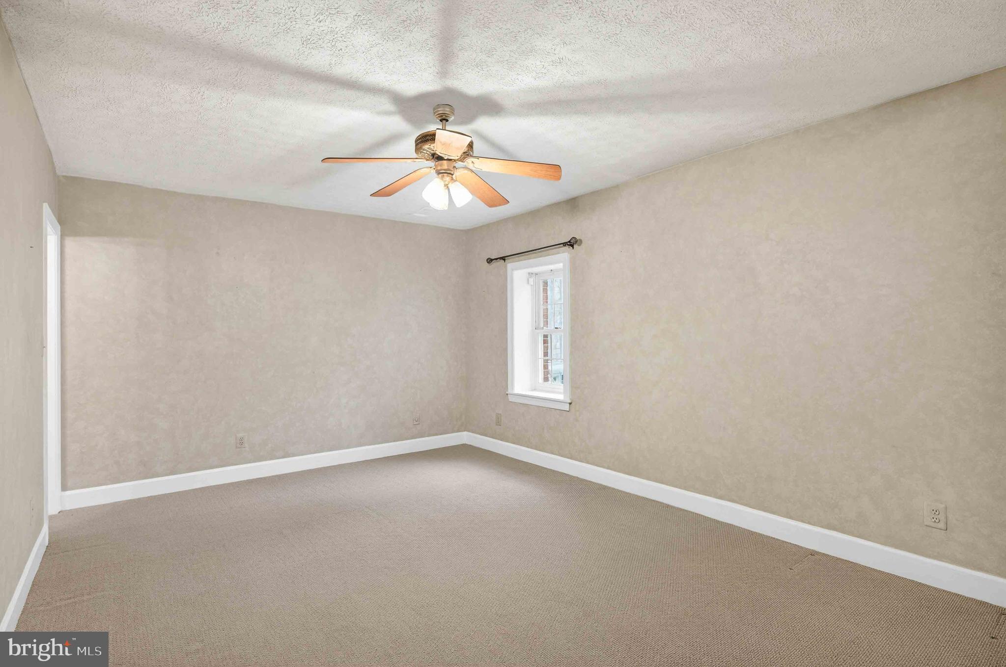 6612 Colchester Road Clifton, VA 20124 - Photo 61 of 93 5th bedroom