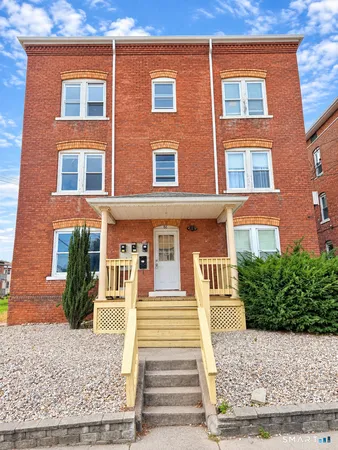 $1,350 | 86 Gold Street, New Britain, CT 06053