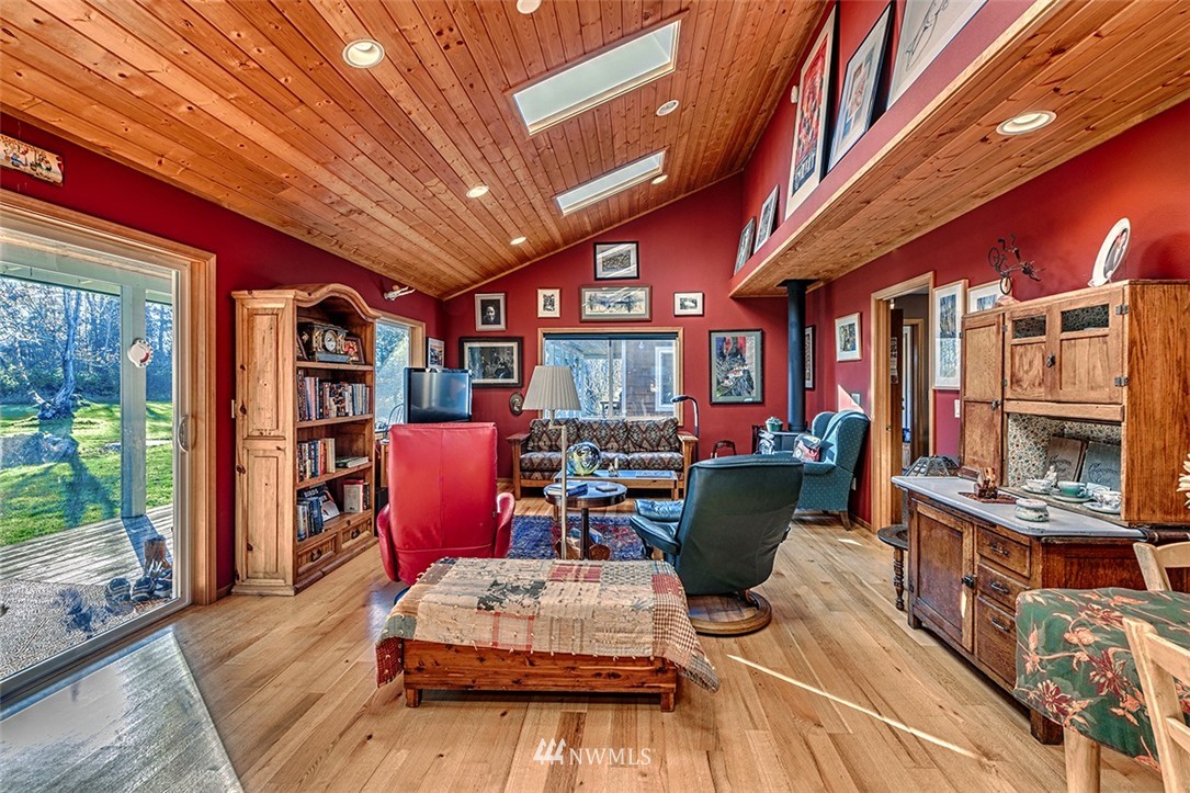 4989 Edens Road Anacortes, WA 98221 - Photo 5 of 25 Gallery Image 5
