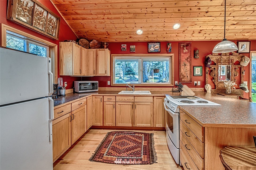 4989 Edens Road Anacortes, WA 98221 - Photo 8 of 25 Gallery Image 8
