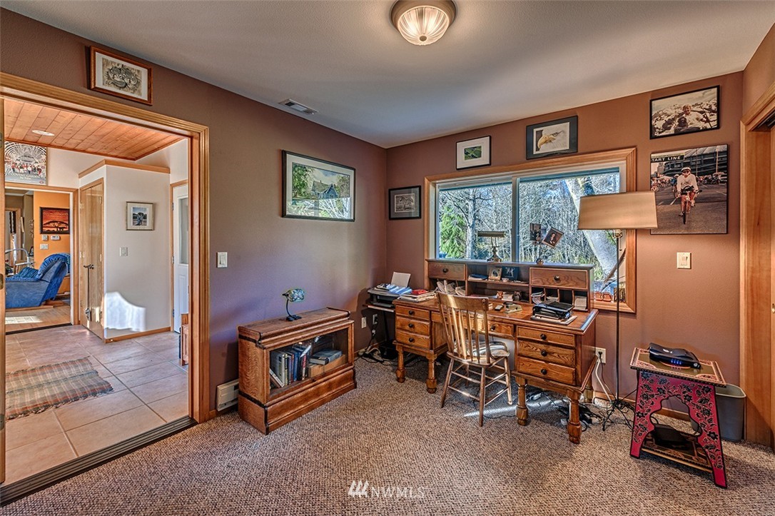 4989 Edens Road Anacortes, WA 98221 - Photo 9 of 25 Gallery Image 9