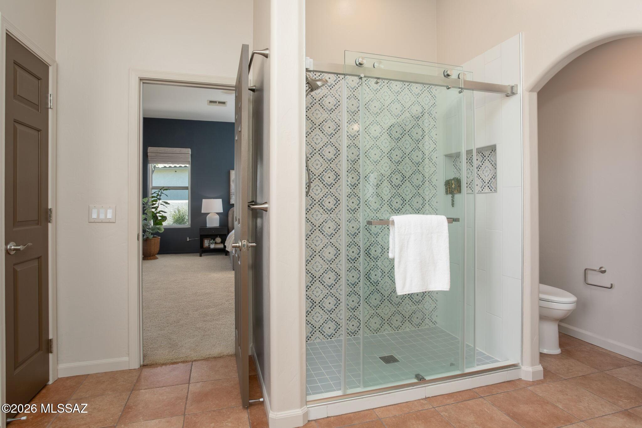 12641 North Rock Creek Road Oro Valley, AZ 85755 - Photo 28 of 48 Large walk in shower