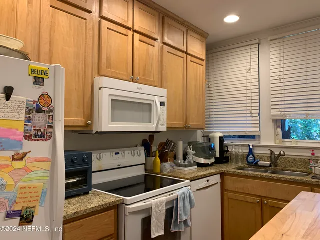 $1,900 | 2117 River Boulevard, Jacksonville, FL 32204