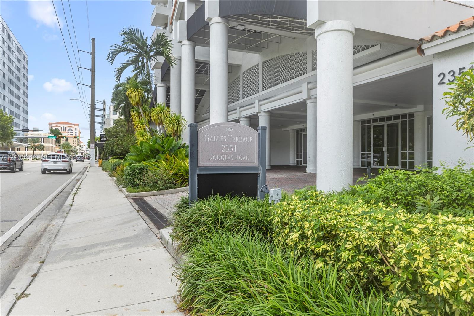 2351 Douglas Road, Unit 611 Miami, FL 33145 - Photo 24 of 34 Gallery Image 24