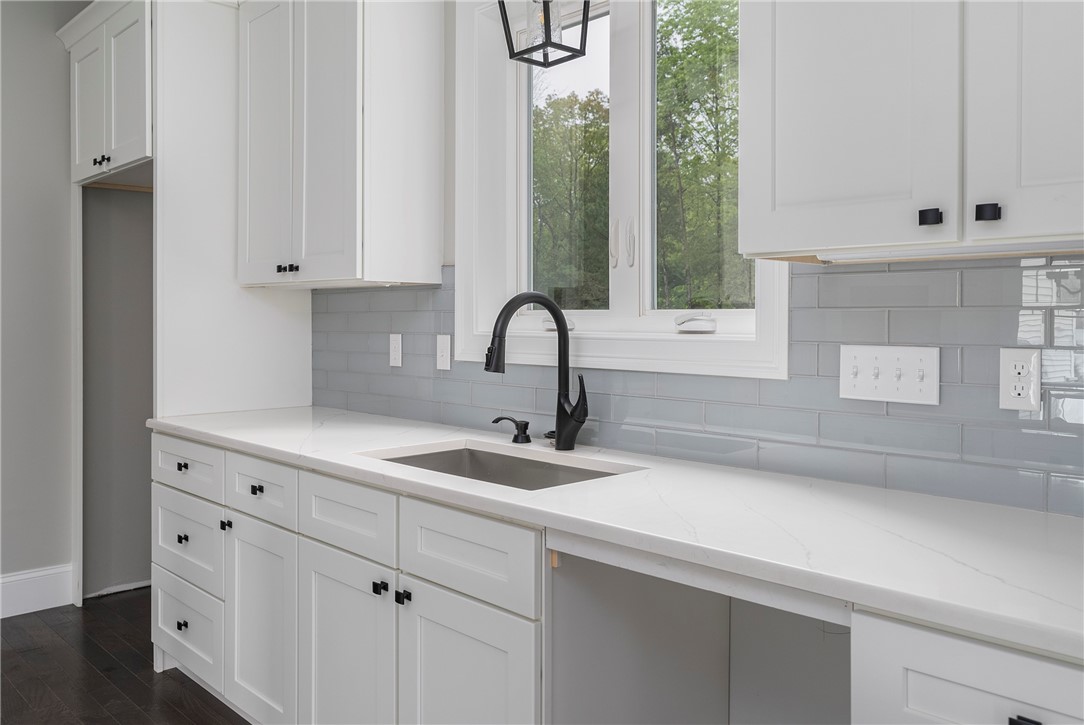 99 Cedar Forest Road Smithfield, RI 02917 - Photo 14 of 50