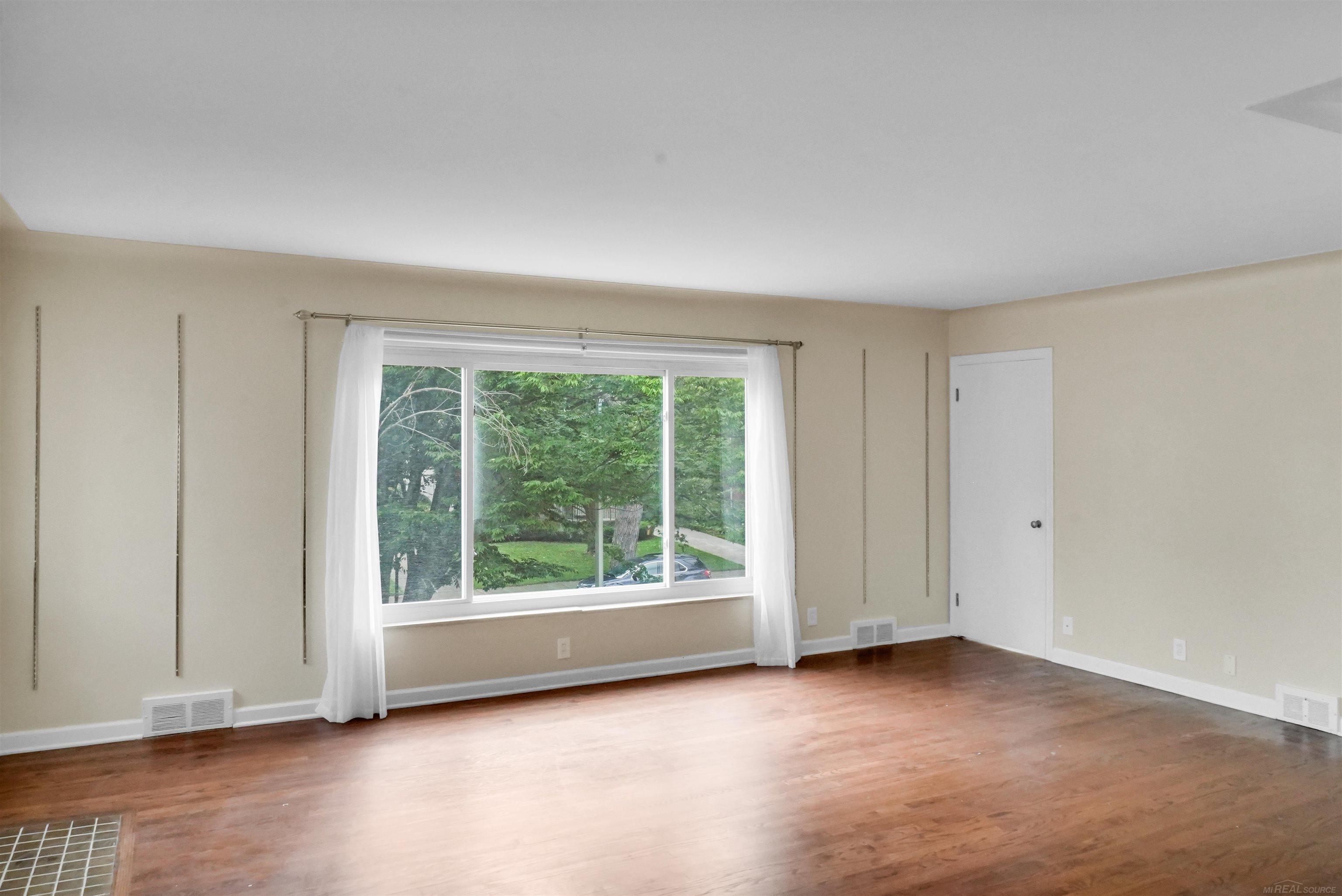 732-734 Harcourt Road Grosse Pointe Park, MI 48230 - Photo 4 of 22