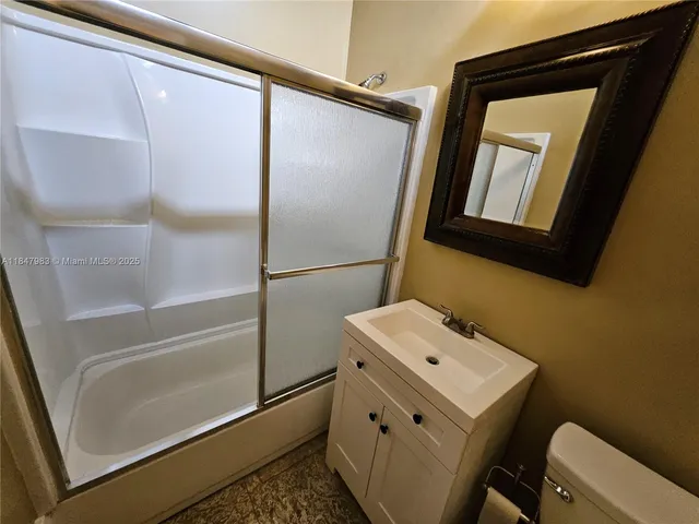 $4,000 | Dania Beach, Dania Beach, FL 33004