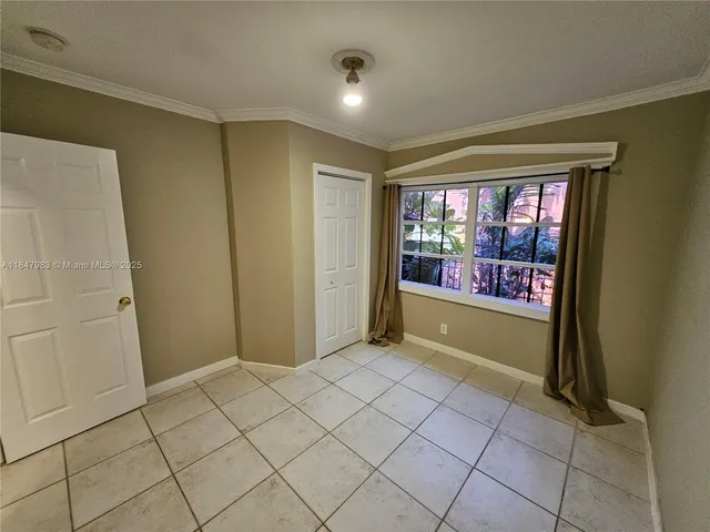 $4,000 | Dania Beach, Dania Beach, FL 33004