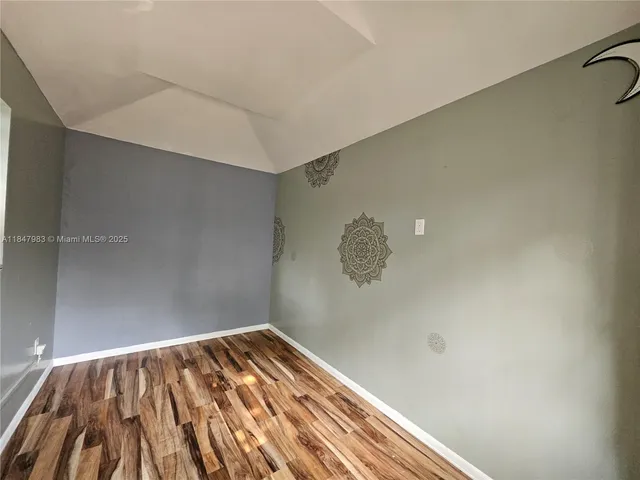 $4,000 | Dania Beach, Dania Beach, FL 33004