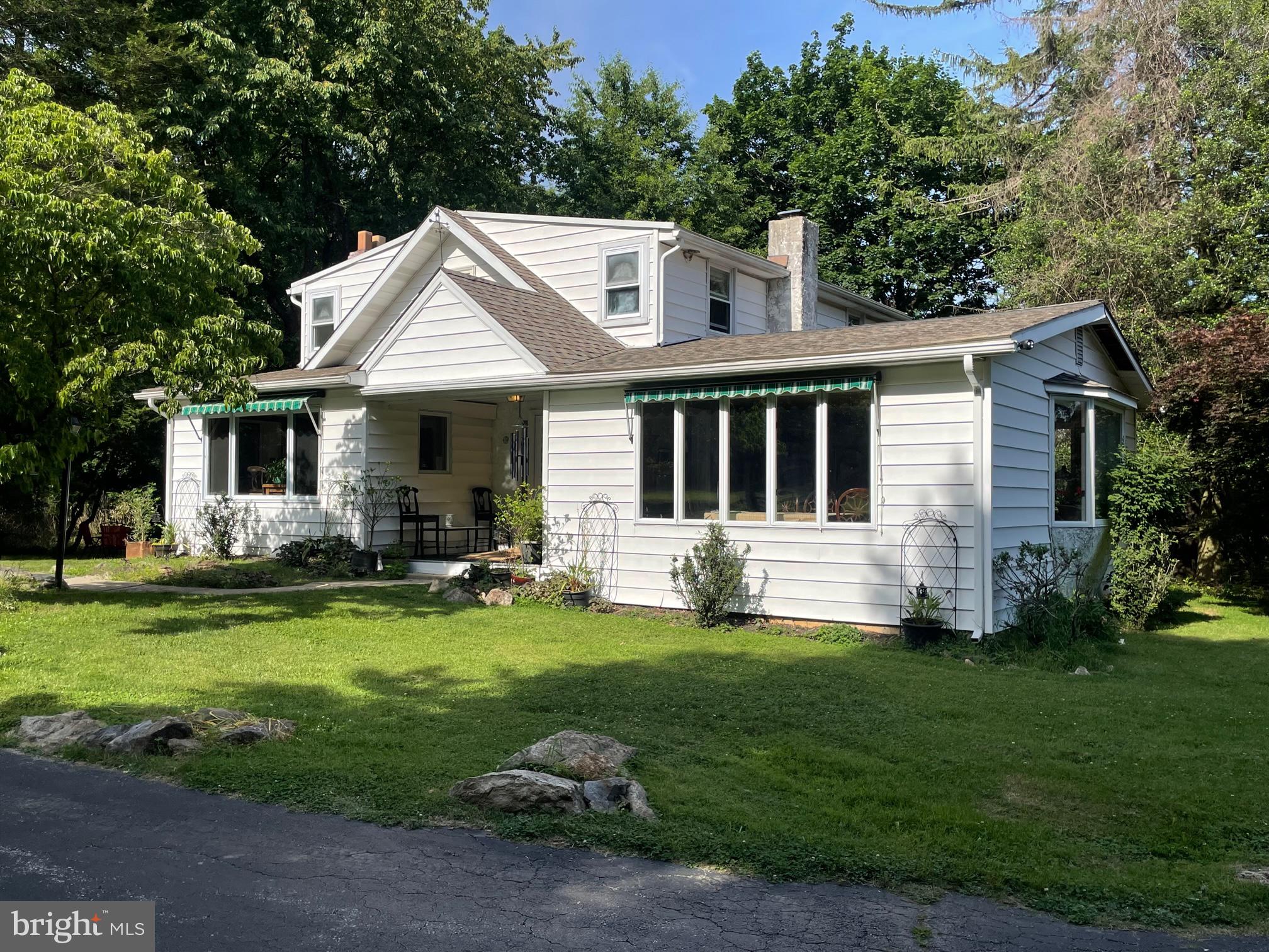 120 Diamond Rock Road Phoenixville, PA 19460 - Photo 37 of 86 Can you see a 2nd floor porch above Great Rm ?