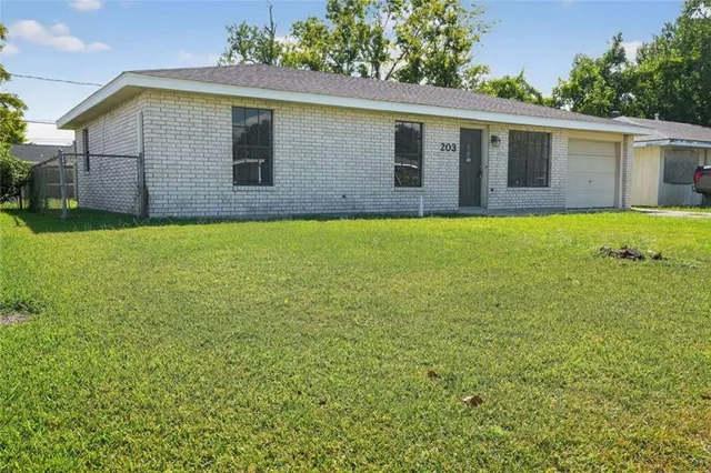 $122,900 | 203 Fairmont Drive, Houma, LA 70360