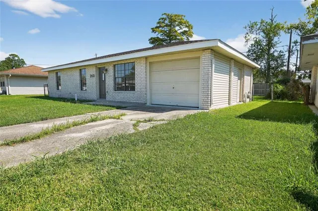 $122,900 | 203 Fairmont Drive, Houma, LA 70360