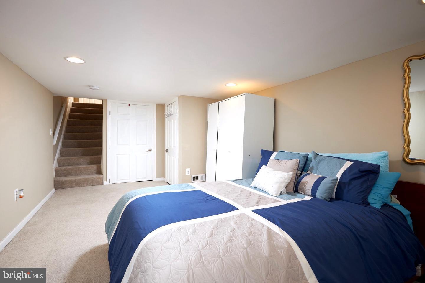 518 South Luzerne Avenue Baltimore, MD 21224 - Photo 13 of 21 Cozy retreat with stylish charm.