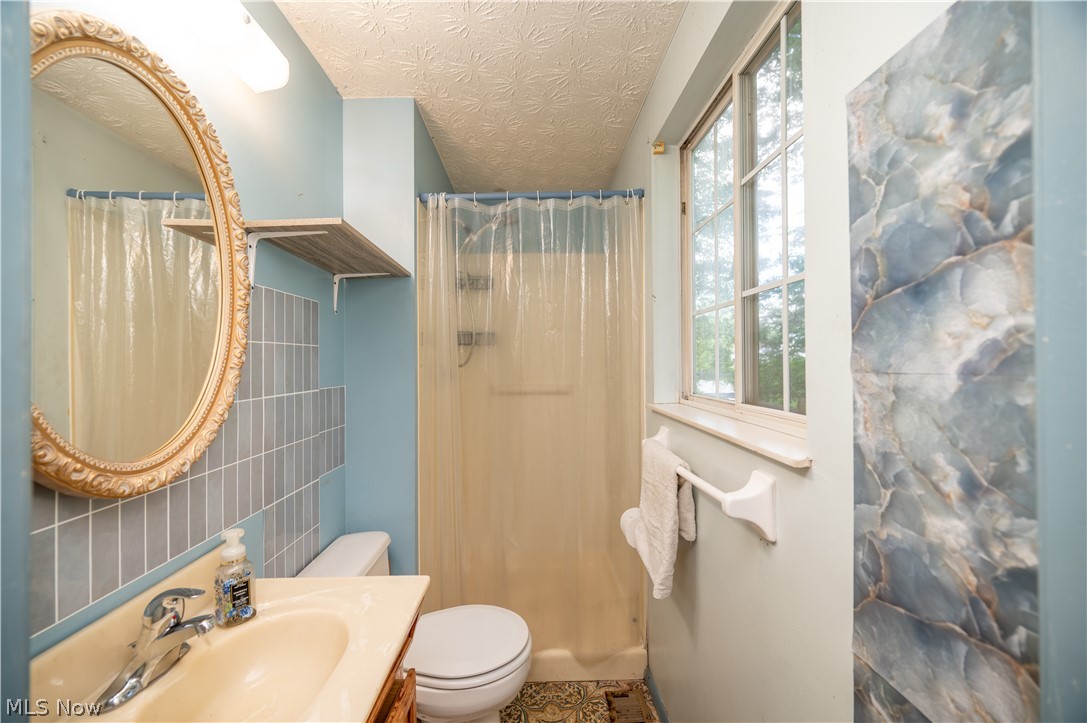 7764 Micawber Road Northeast Warren, OH 44484 - Photo 6 of 37