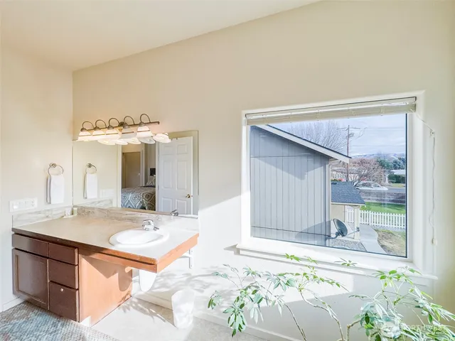 $649,900 | Undisclosed Address, College Place, WA 99324