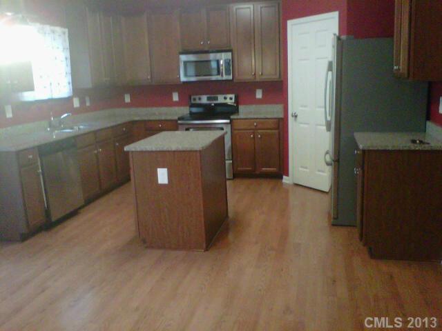 4007 Banteer Road Matthews, NC 28105 - Photo 3 of 9 Gallery Image 3