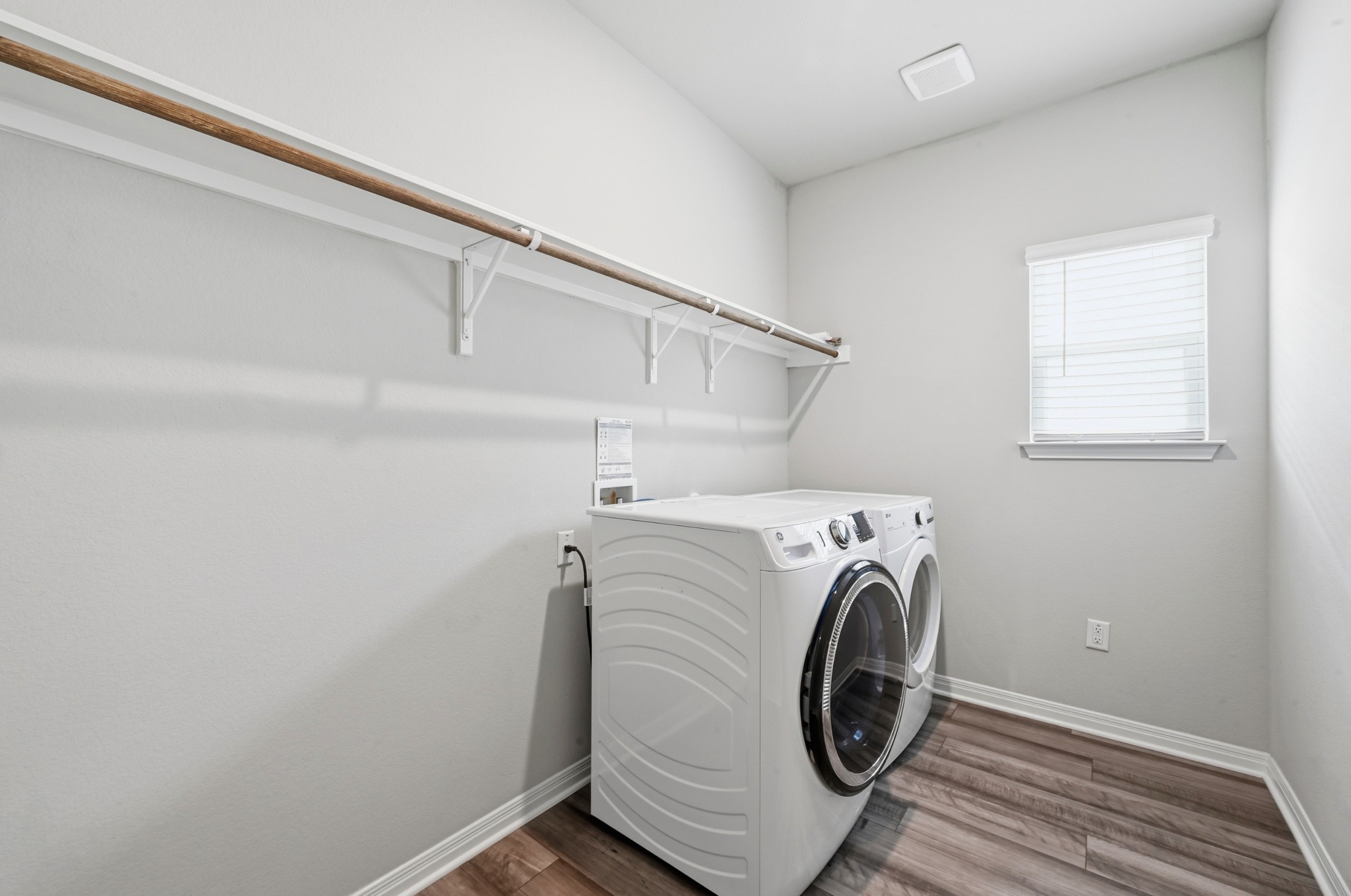 12606 Dairywork Road Buda, TX 78610 - Photo 27 of 32 a utility room with dryer and washer