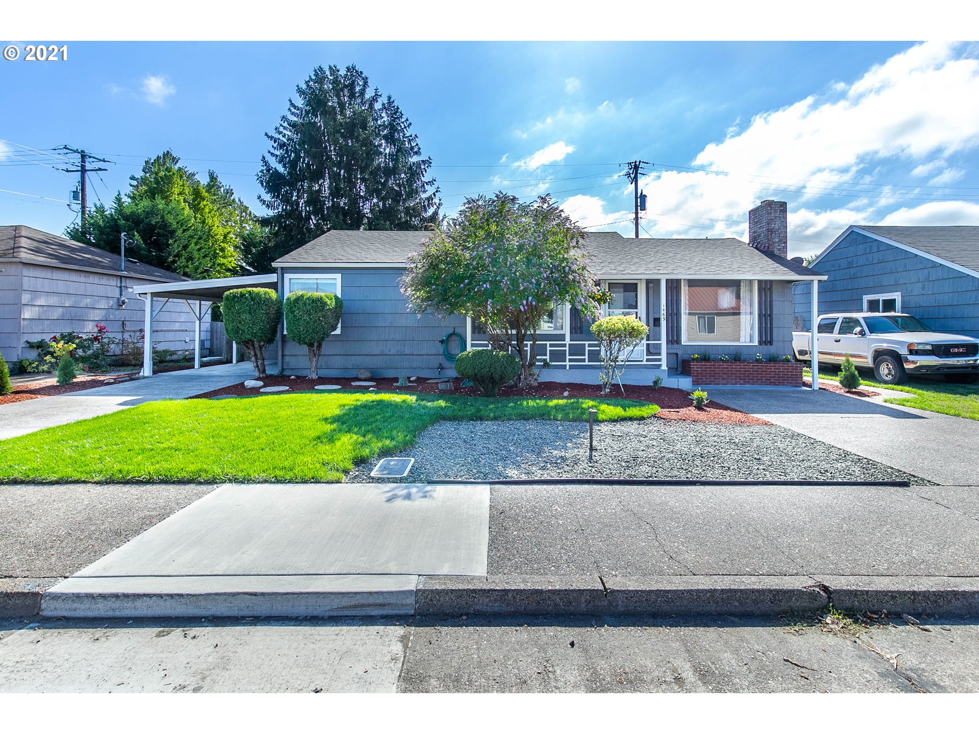 1469 Parker Street Springfield, OR 97477 - Photo 1 of 30 a view of a yard with a house