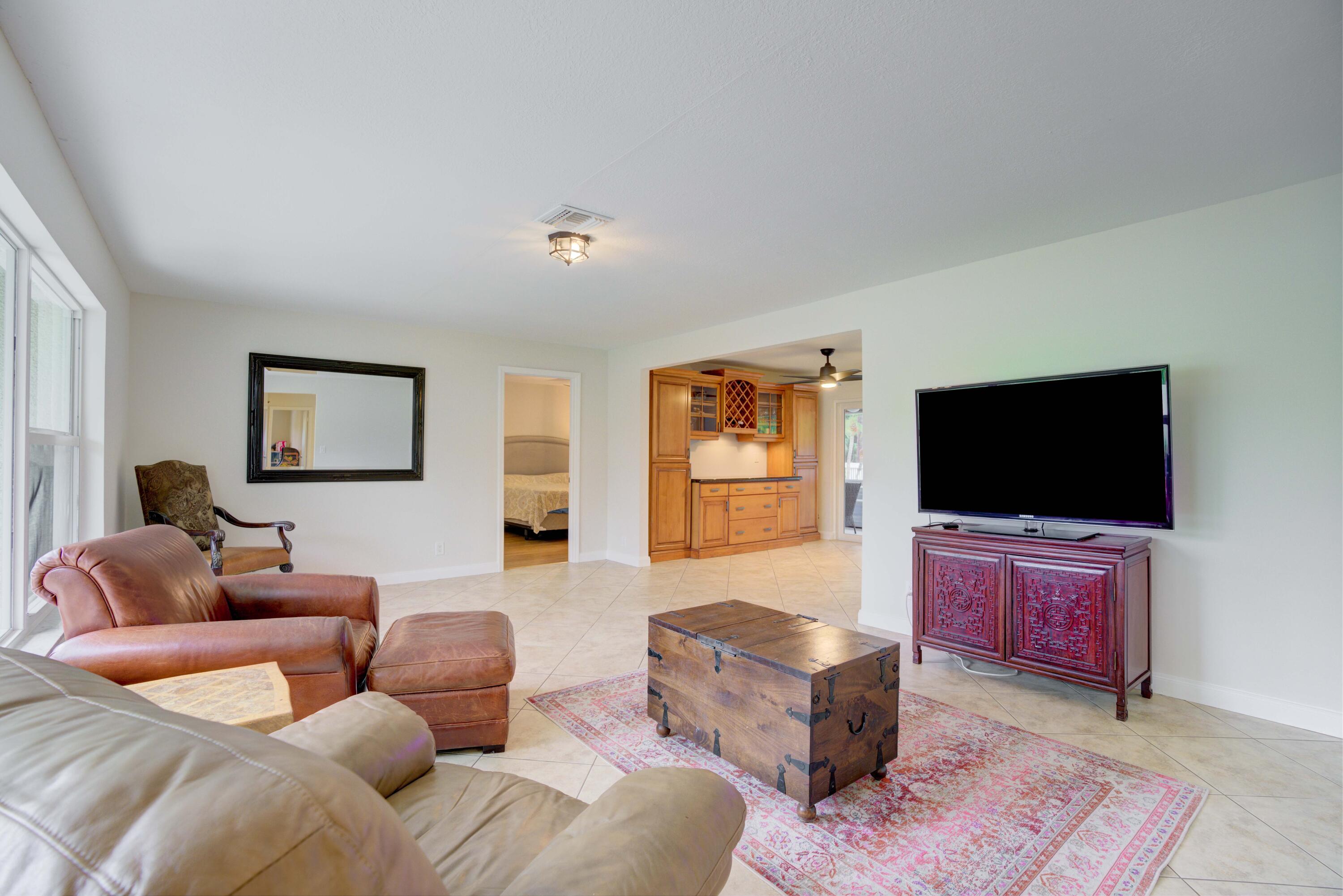 10046 175th Road North Jupiter, FL 33478 - Photo 10 of 66 28__mlp2200_1_2_3_4-edit