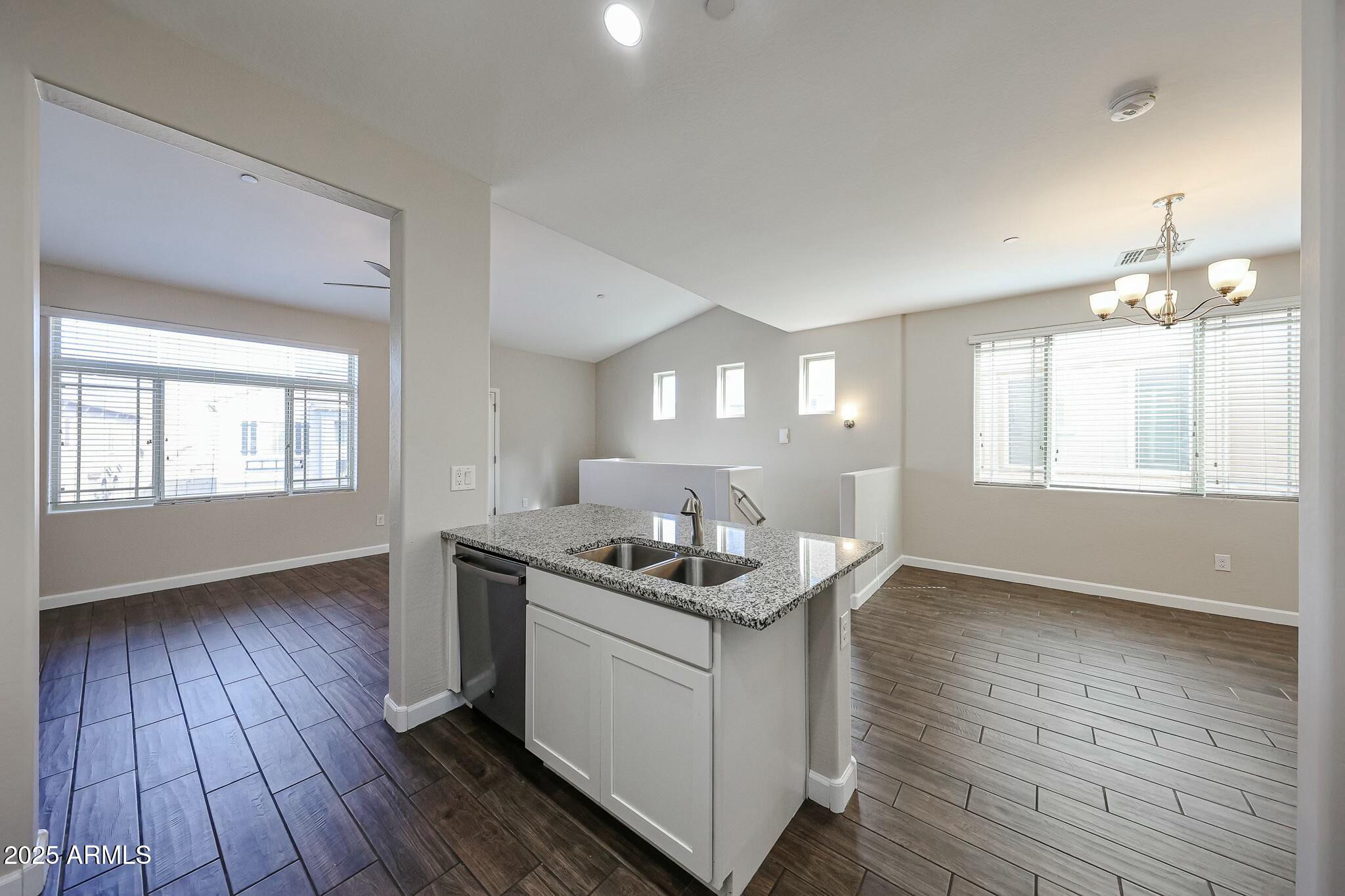 2150 West Alameda Road, Unit 1122 Phoenix, AZ 85085 - Photo 17 of 25 kitchen