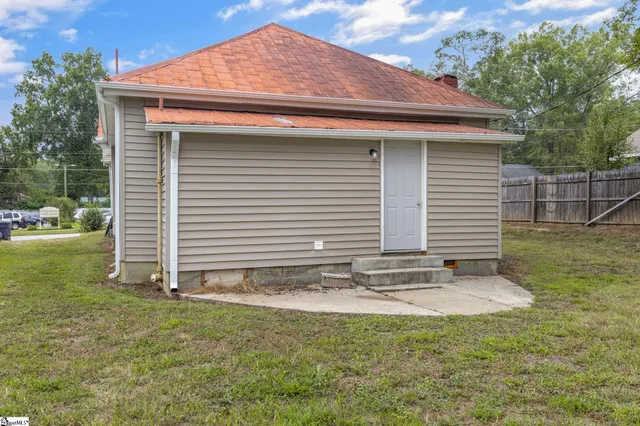 $215,000 | 1808 Edgewood Avenue, Anderson, SC 29625