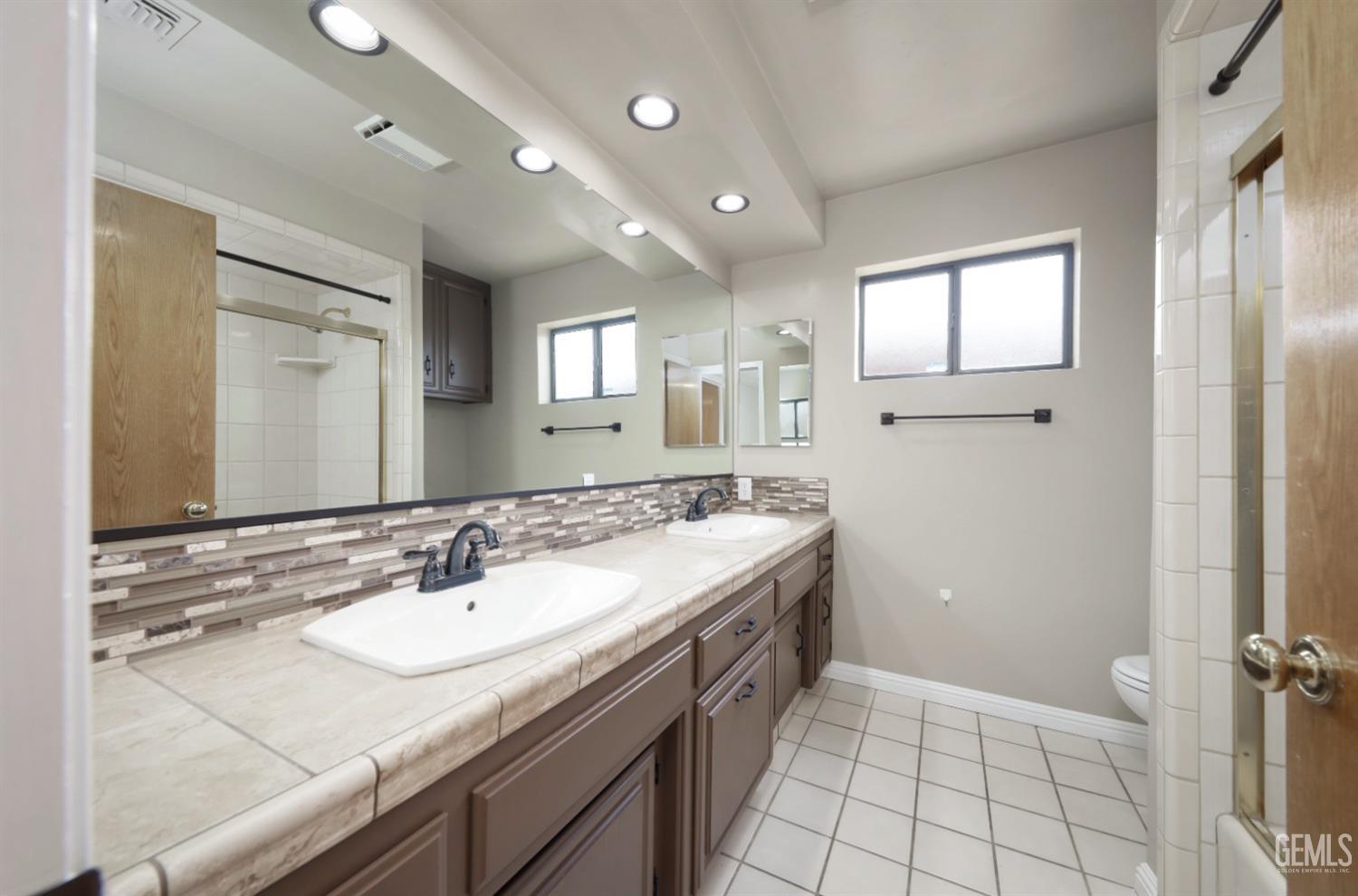 Undisclosed Address Bakersfield, CA 93308 - Photo 14 of 40