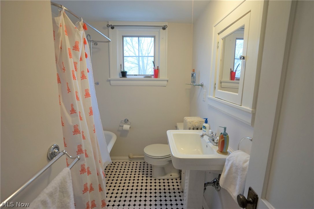 3270 Daleford Road Cleveland, OH 44120 - Photo 22 of 27 Gallery Image 22