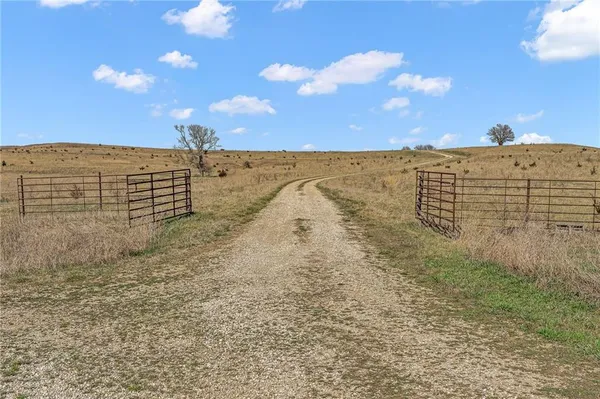 $2,690,000 | 363-acres North 750 Road, Overbrook, KS 66524
