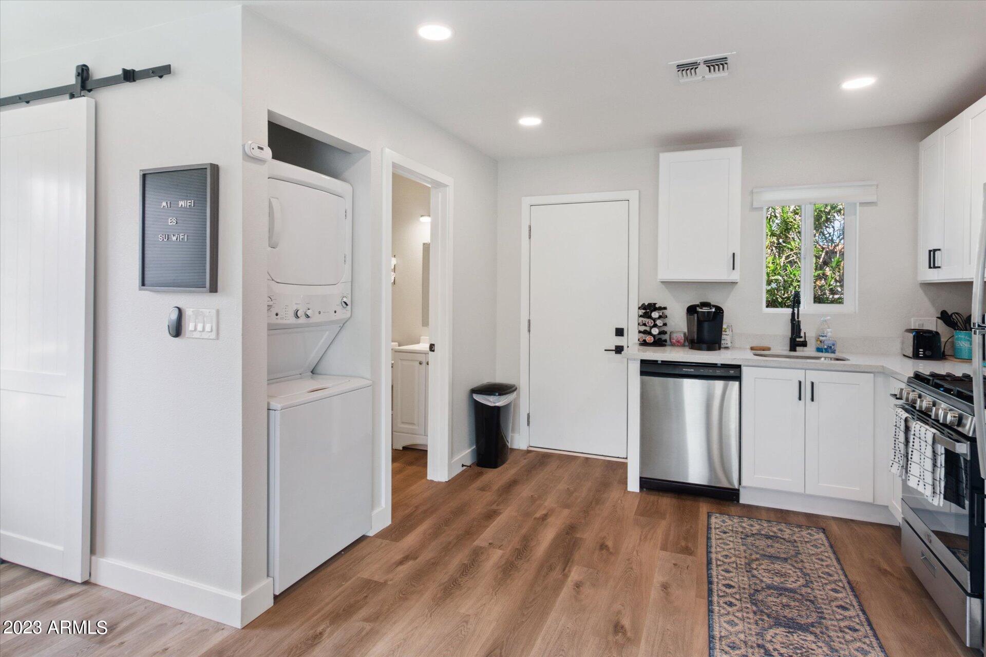 1808 East Yale Street, Unit 2 Phoenix, AZ 85006 - Photo 7 of 23 08-1808-2Yale-008