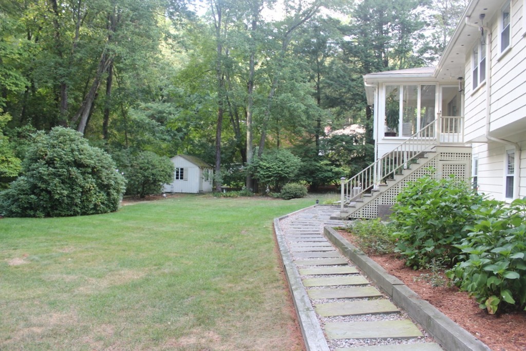 80 Locust Lane Needham, MA 02492 - Photo 3 of 25 Gallery Image 3