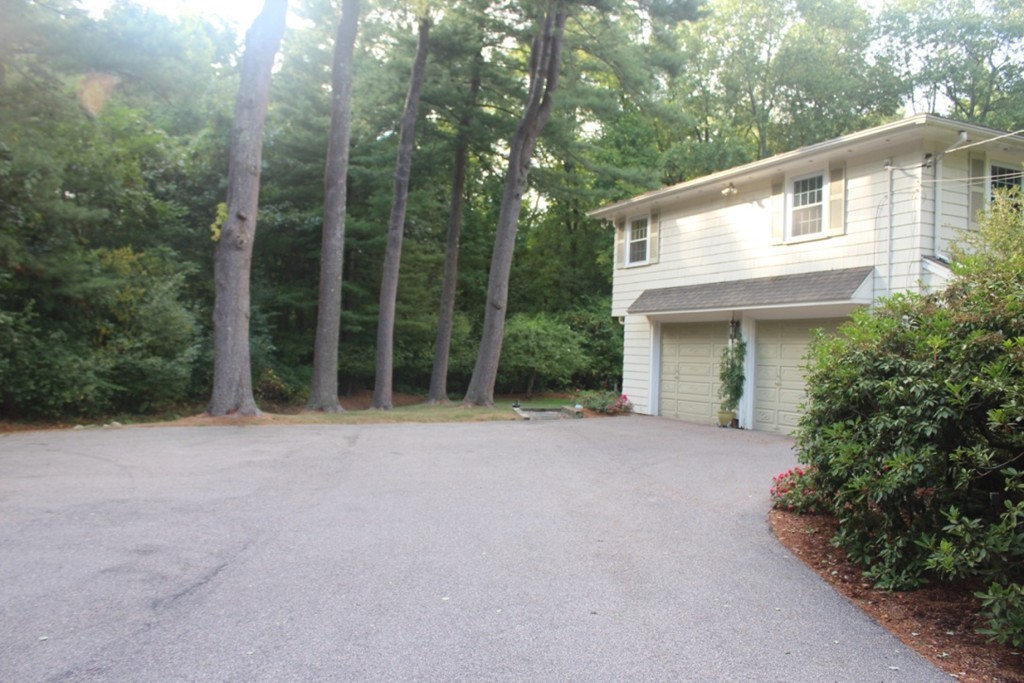 80 Locust Lane Needham, MA 02492 - Photo 4 of 25 Gallery Image 4