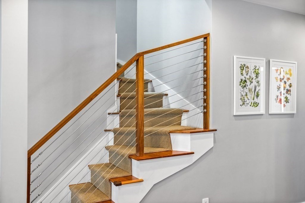 80 Summit Avenue, Unit 80 Brookline, MA 02446 - Photo 21 of 41 a view of entryway