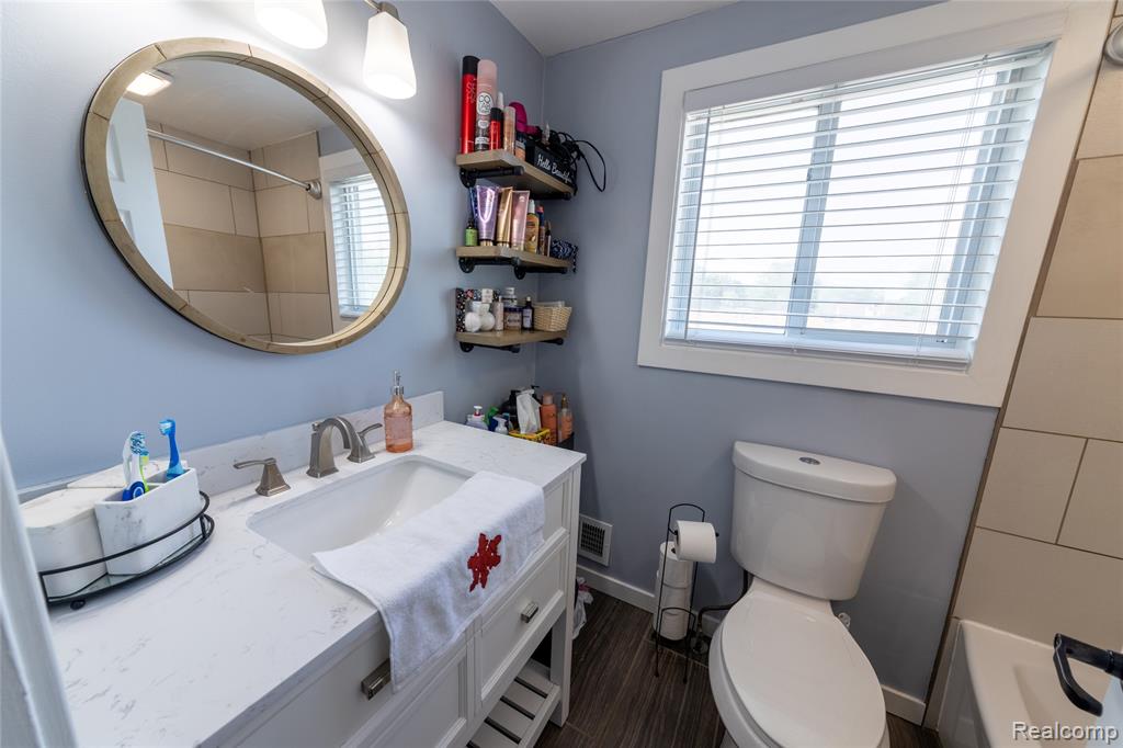 37726 Walnut Street Romulus, MI 48174 - Photo 13 of 20 Gallery Image 13