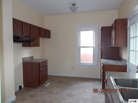 East Butler Adrian, MI 49221 - Photo 13 of 16 20094846-12.JPG