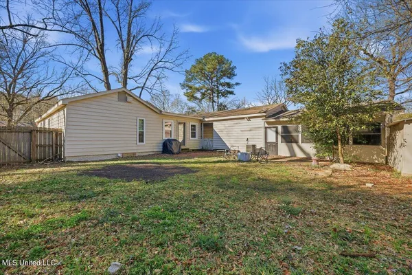 $285,000 | 1004 Meadow Heights Drive, Jackson, MS 39206