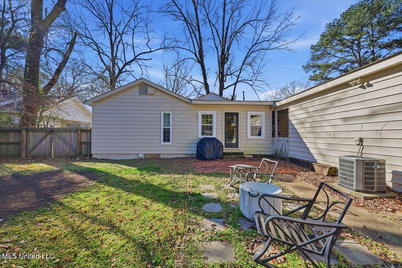 1004 Meadow Heights Drive Jackson, MS 39206 - Photo 28 of 30 28-1004 Meadow Heights Dr _ Home Tours M