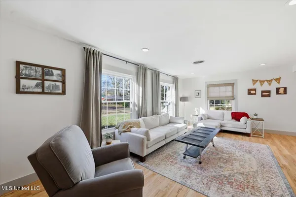 $285,000 | 1004 Meadow Heights Drive, Jackson, MS 39206