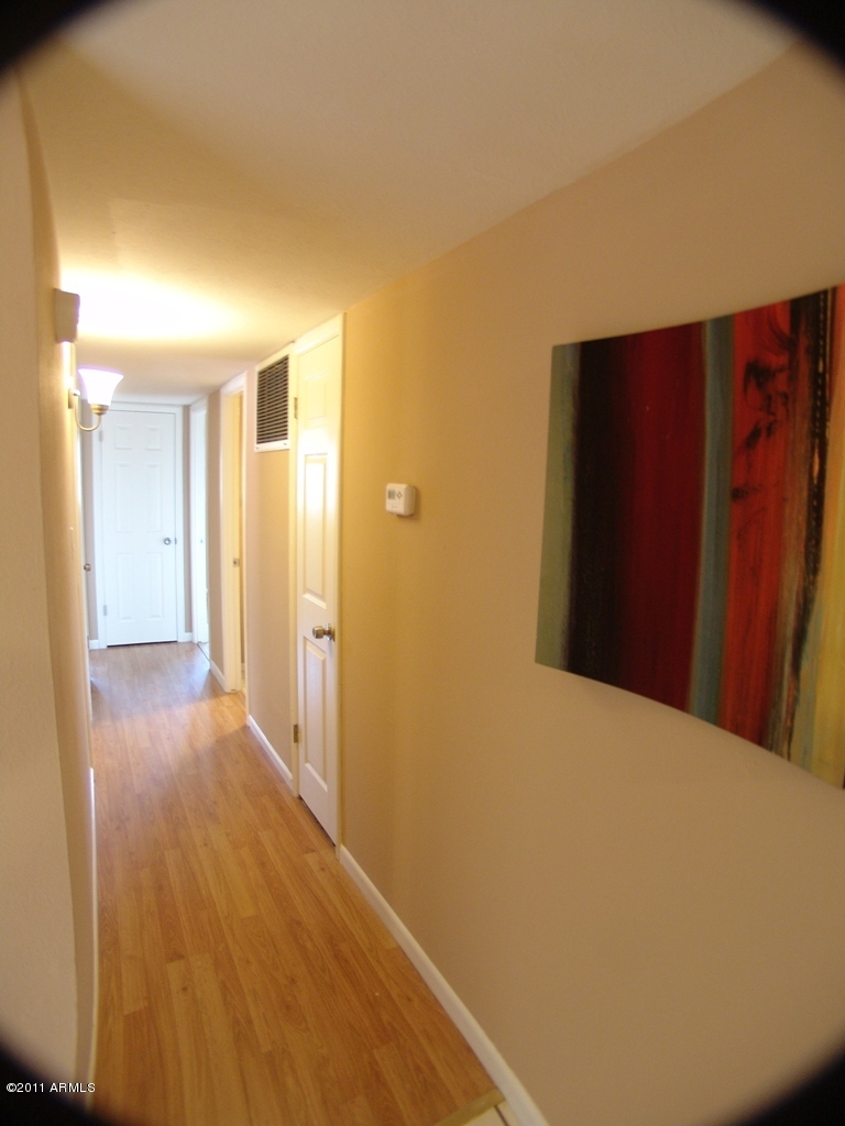 4201 West Ocotillo Road Phoenix, AZ 85019 - Photo 7 of 14 Hallway