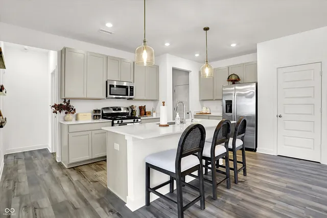 $367,500 | 727 Oxford Lane, Danville, IN 46122