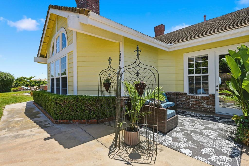 2292 Dos Lomas Fallbrook, CA 92028 - Photo 20 of 71 Game room adjacent patio