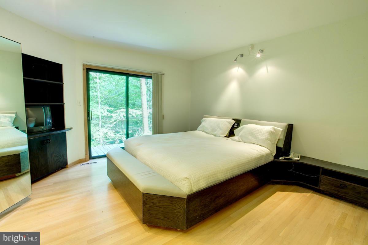 3704 Gardenview Road Baltimore, MD 21208 - Photo 14 of 30 Bedroom (Master)