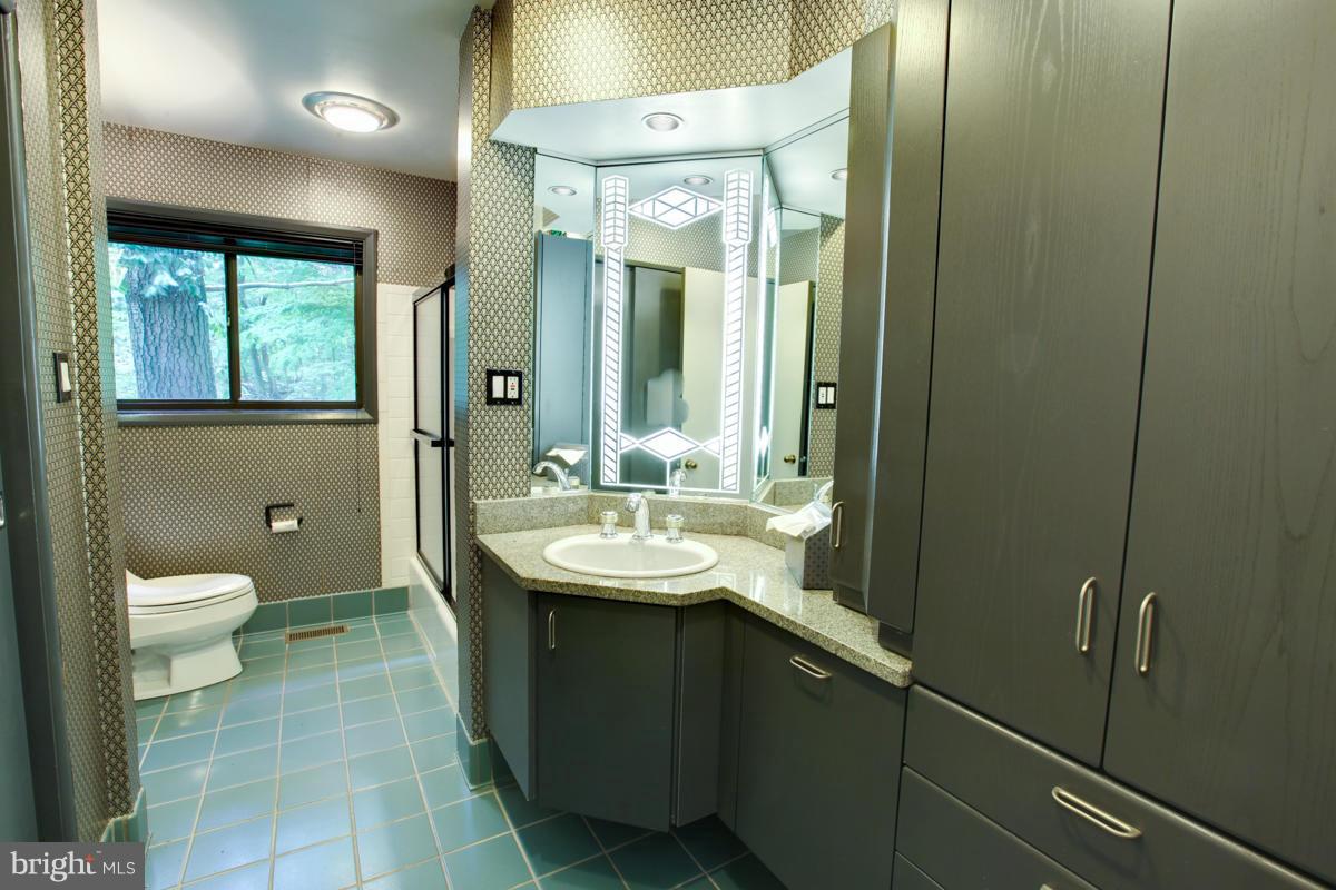 3704 Gardenview Road Baltimore, MD 21208 - Photo 19 of 30 Bath