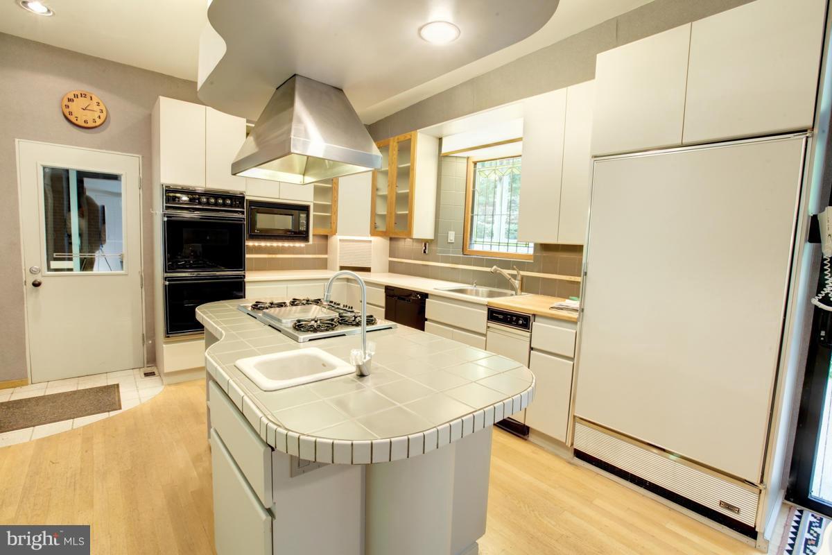 3704 Gardenview Road Baltimore, MD 21208 - Photo 6 of 30 Kitchen