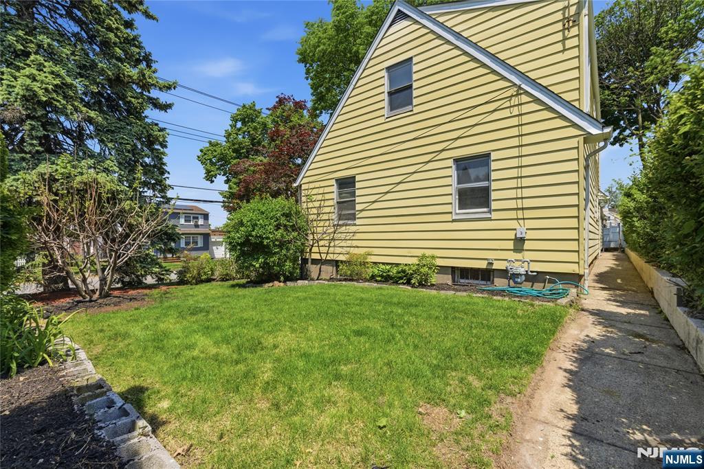 34 Rowland Avenue Hackensack, NJ 07601 - Photo 24 of 34